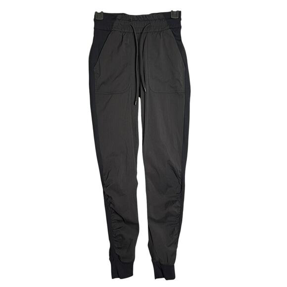 Lululemon Beyond the Studio Jogger SIZE 2 Black Swift Woven Light Stretch Pants - Picture 3 of 16